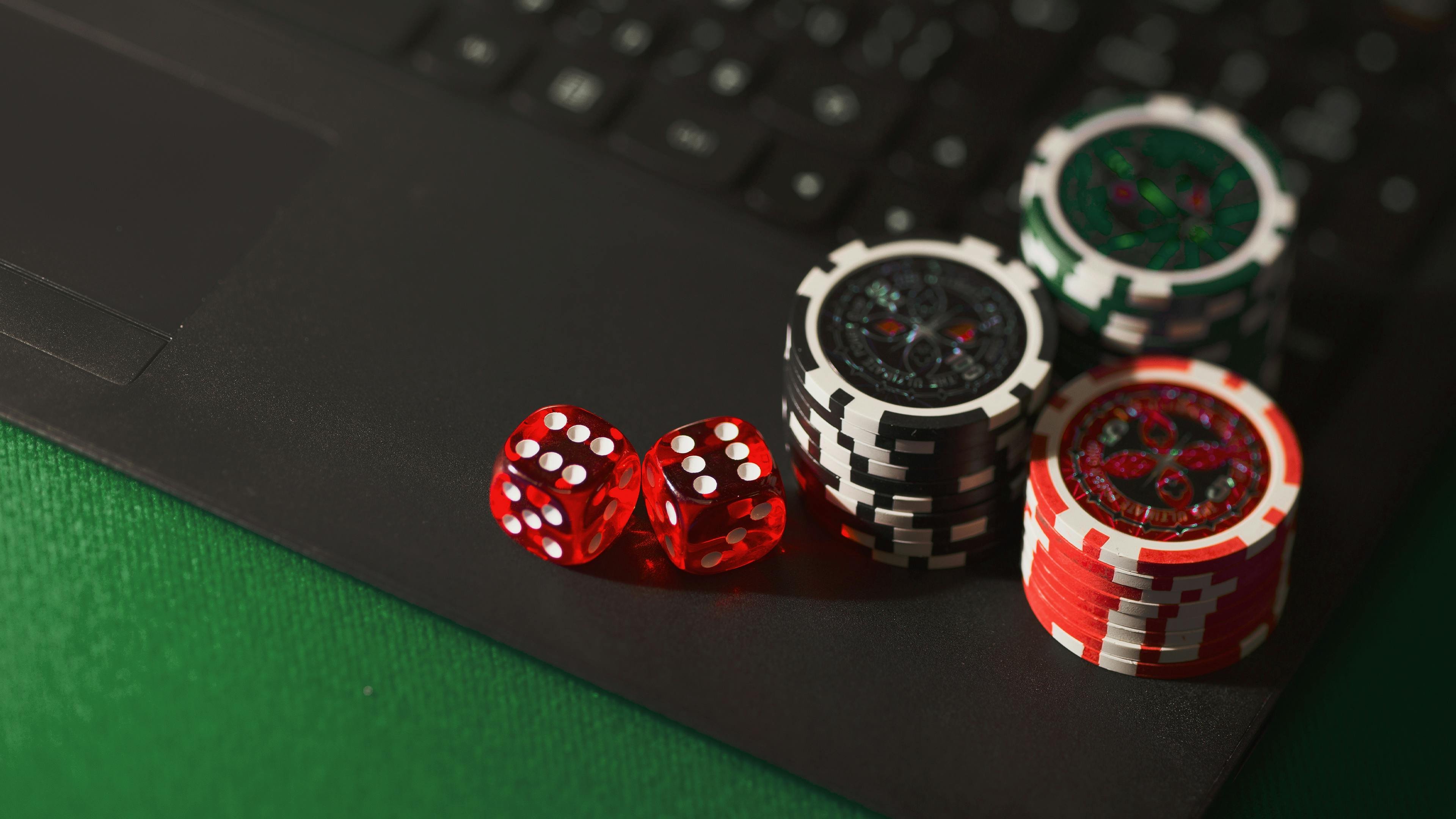 မြန်မာ ဘောလုံးလောင်းကစား Live Odds စစ်ဆေးနေသောပုံ